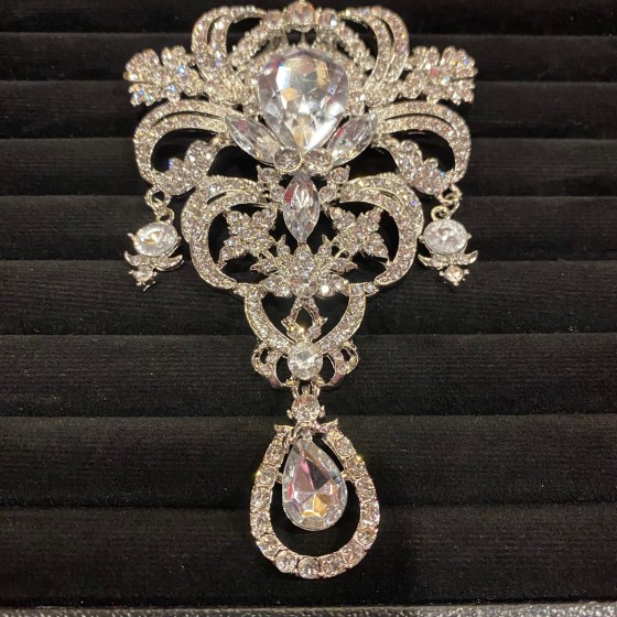 Deluxe Diamante Crystal Brooch (Style 1)
